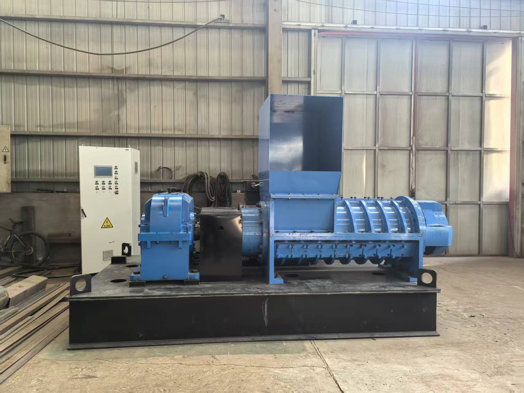 JP600 Screw Feeding Shredder