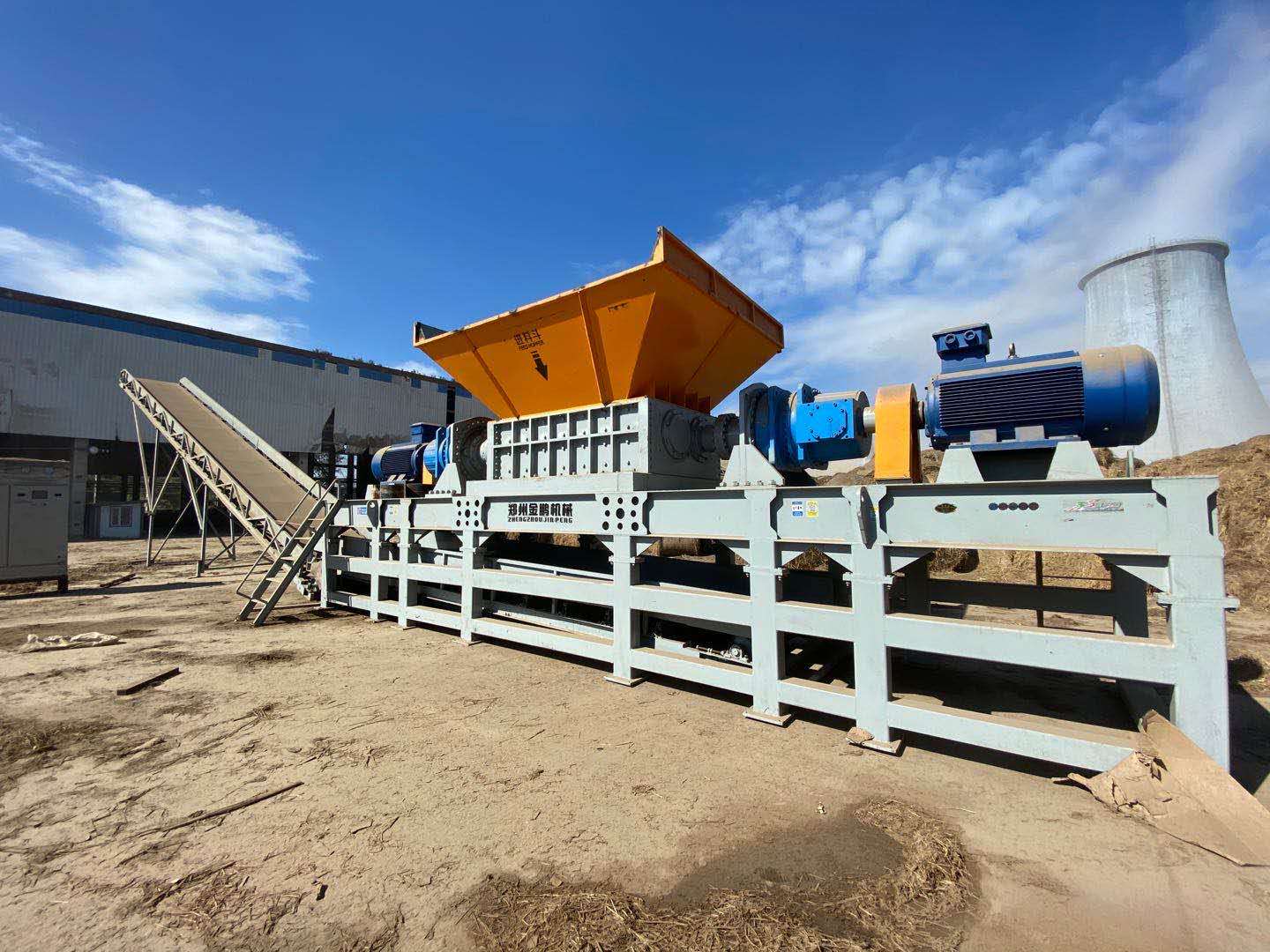 Straw Bale Shredding Solution with Double Shaft Shredders