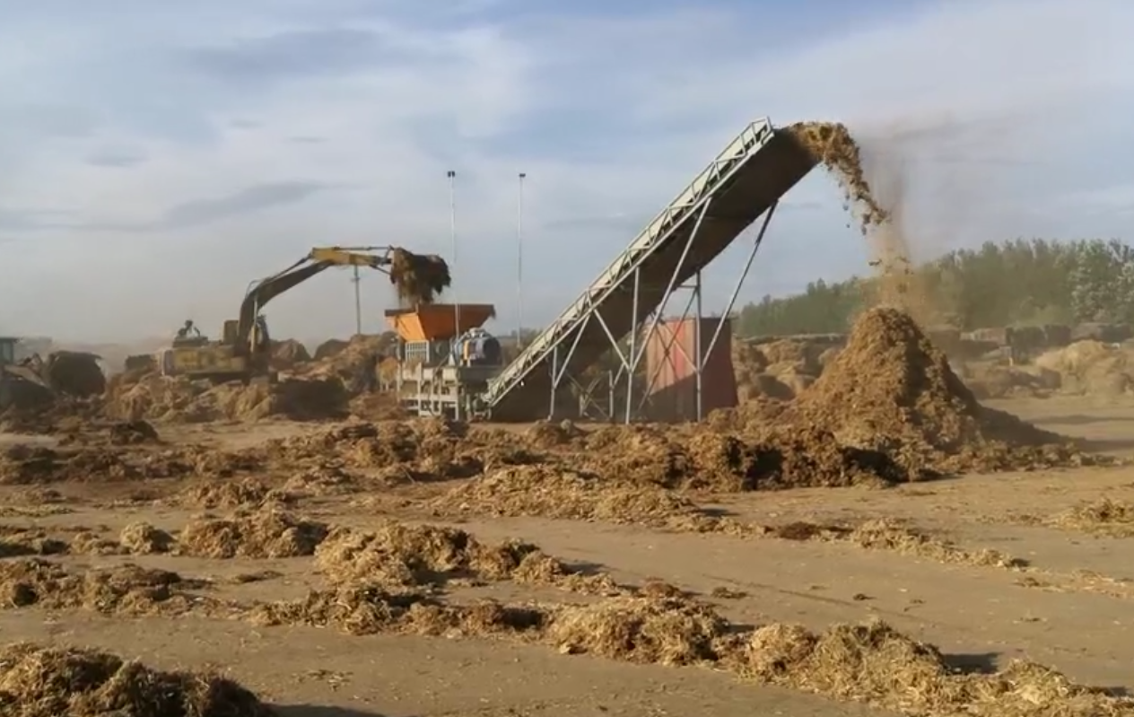 Straw Bale Shredding Solution with Double Shaft Shredders